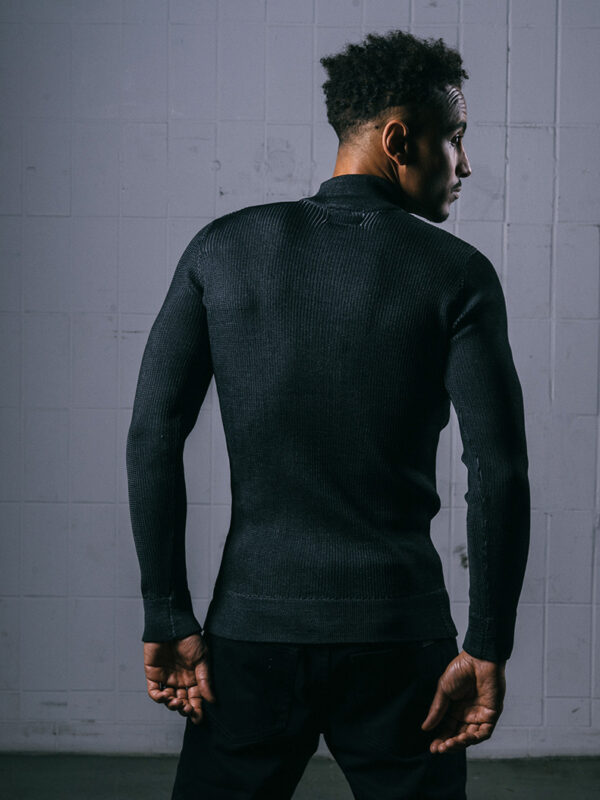 Serious Mockneck | Black